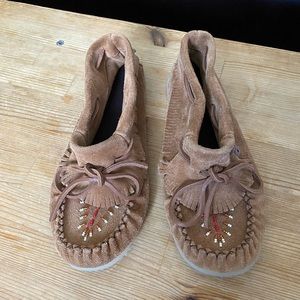 Laurentian Chief Womens Tan Beaded Suede Moccasins Size 8US